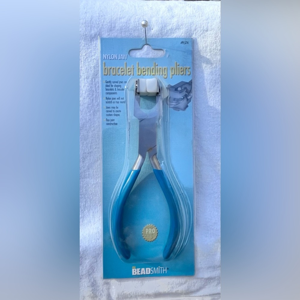 Jewlery tools.  Bracket bending pliers  NWT